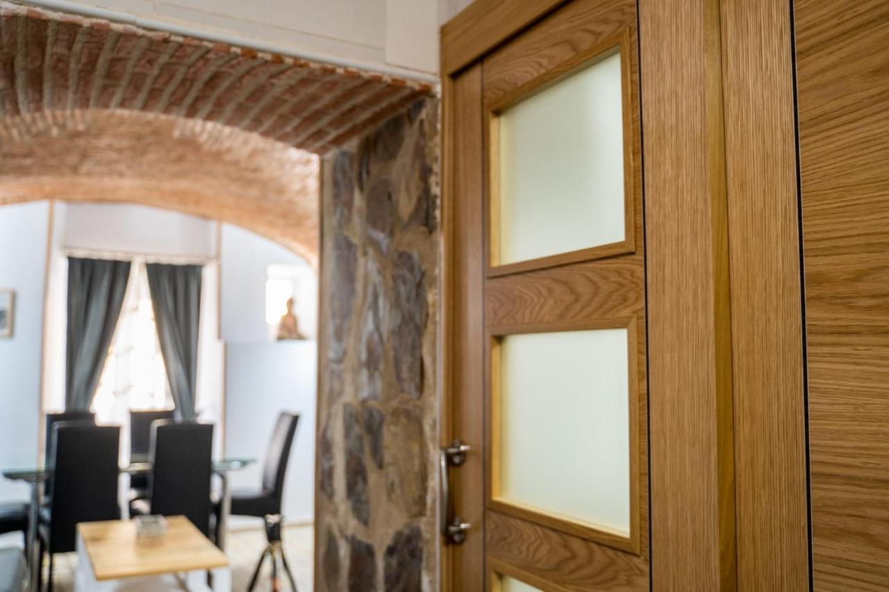 Art & Suite Apartment Caces Eksteriør bilde